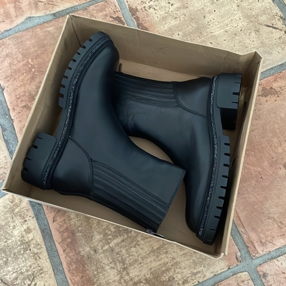 STEVE MADDEN Size 11 Black Leather Braced Sparkle Embellished Zip Ankle Boots - Picture 11 of 13